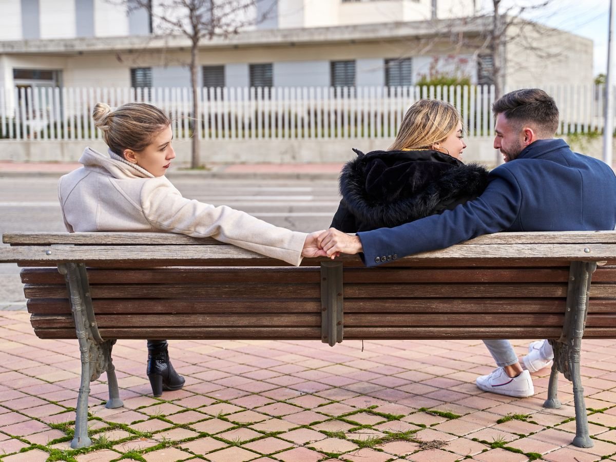 Tra moglie e marito, l'amante è sgradito.